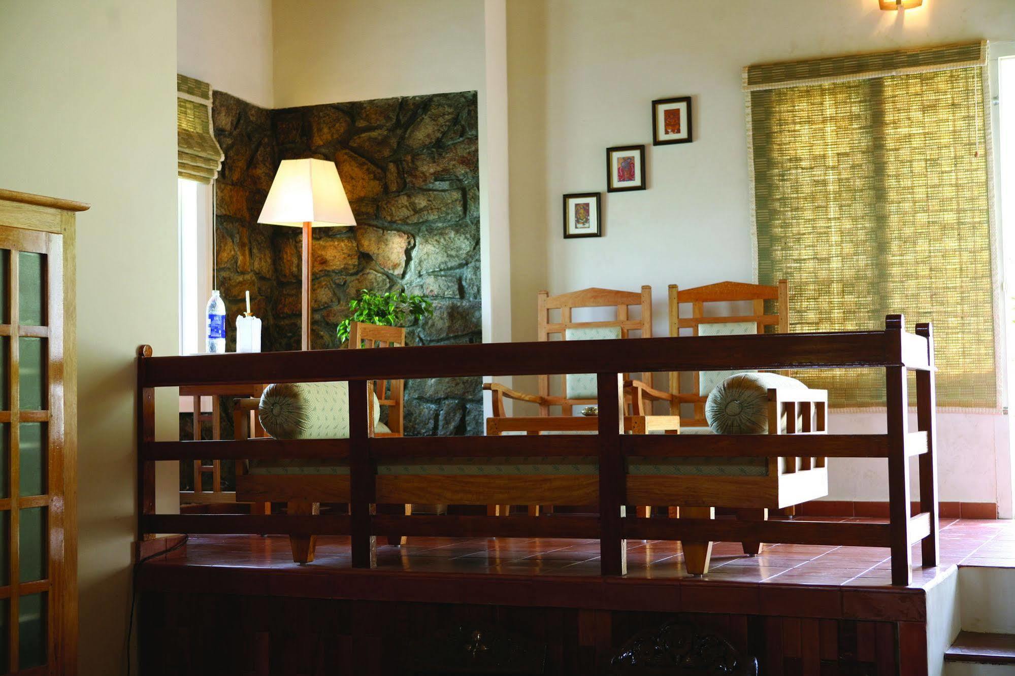 Ambady Estate Hotel Munnar Bagian luar foto